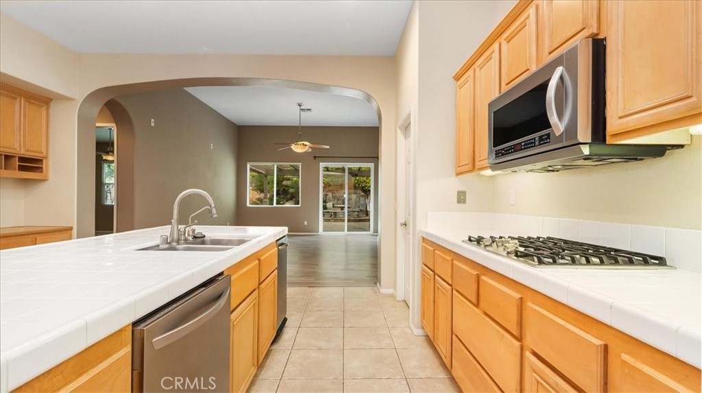 32028 Calle Caballos