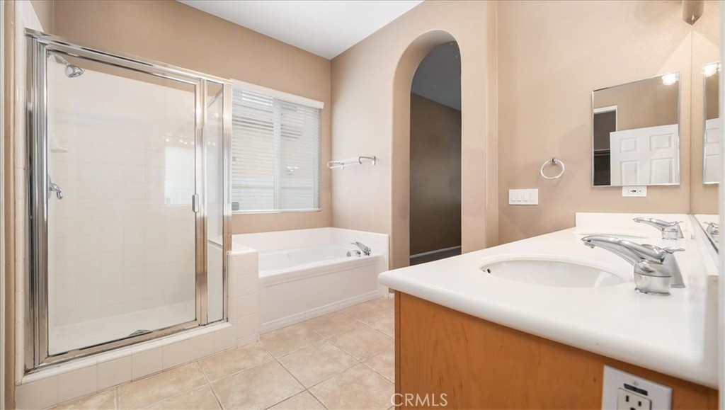 32028 Calle Caballos