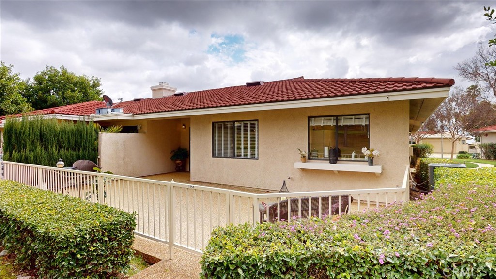 1257 Upland Hills Drive N