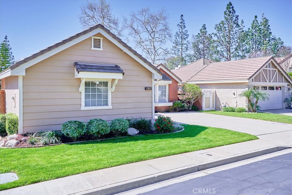 1362 Sunrise Circle N