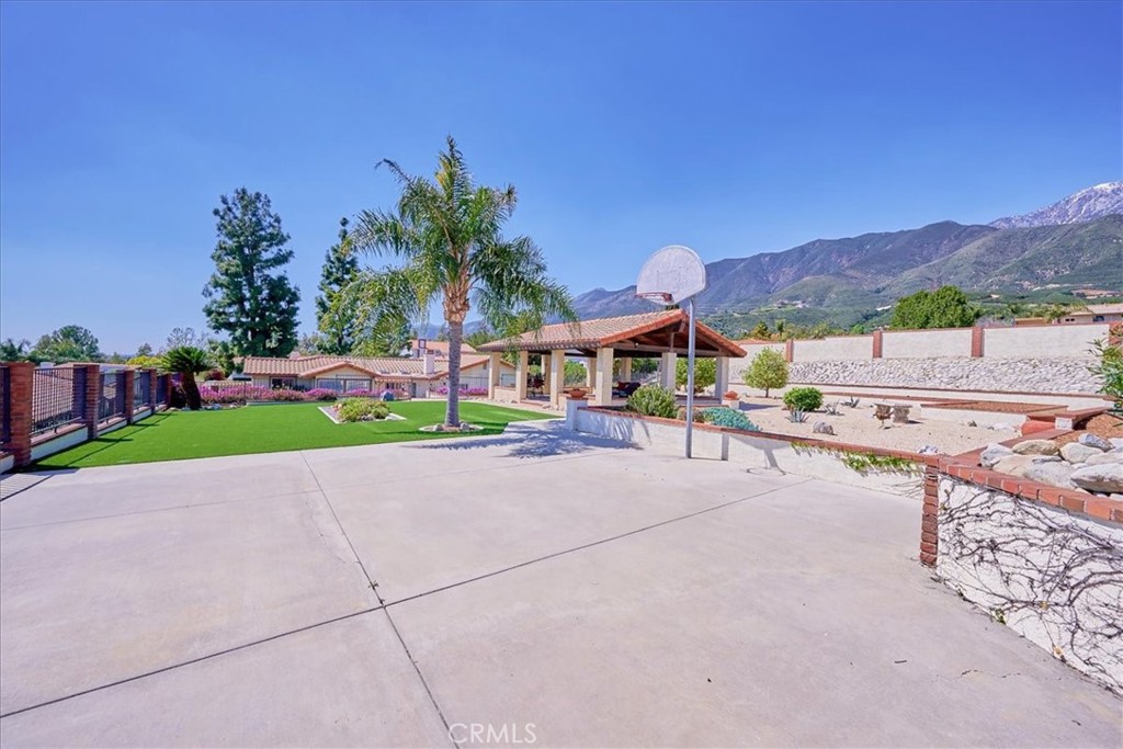 5235 Mayberry Avenue