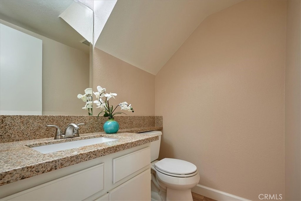 1337 N Elderberry Avenue