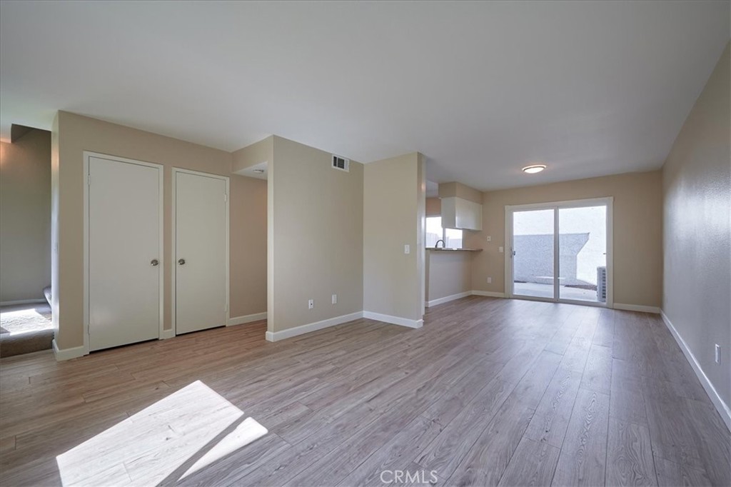 1337 N Elderberry Avenue