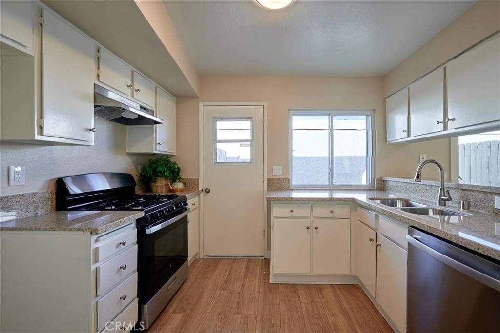 1337 N Elderberry Avenue