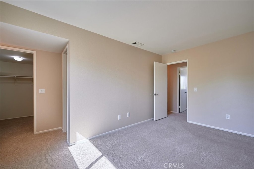 1337 N Elderberry Avenue