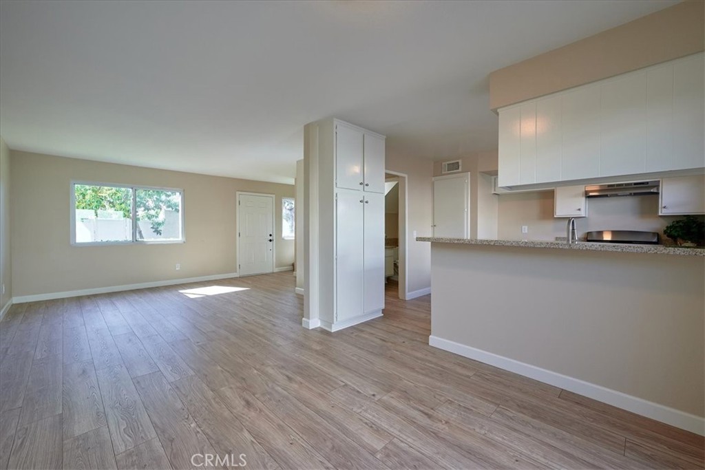 1337 N Elderberry Avenue