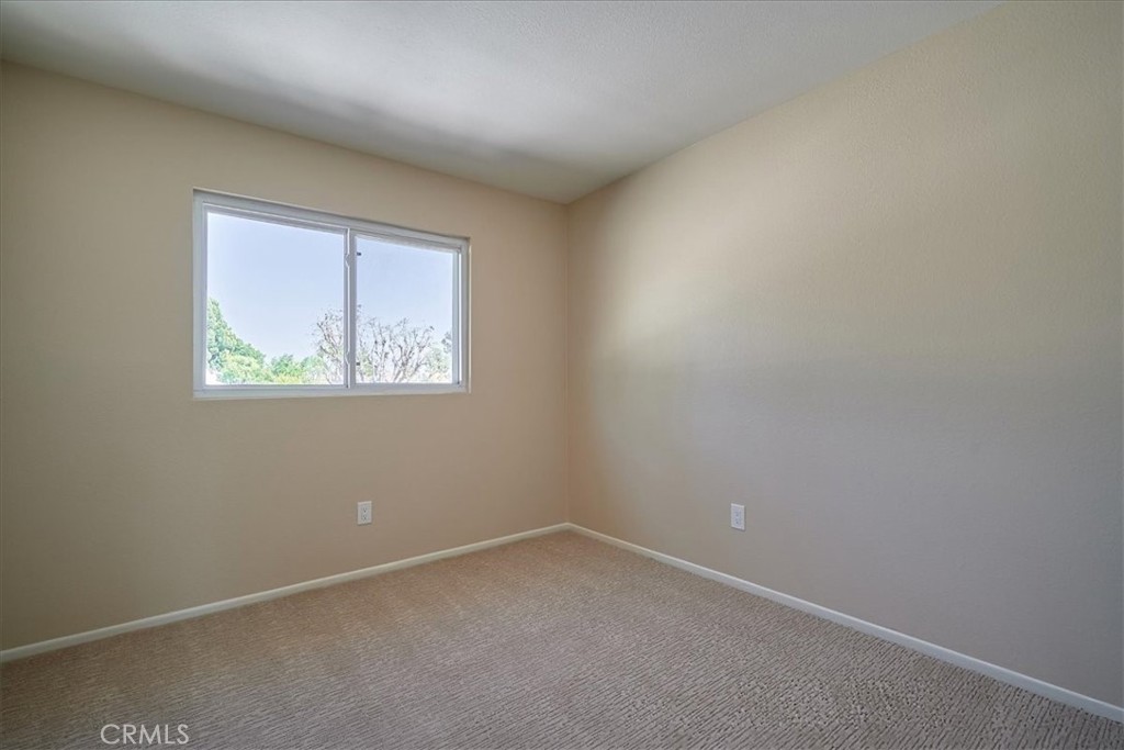 1337 N Elderberry Avenue