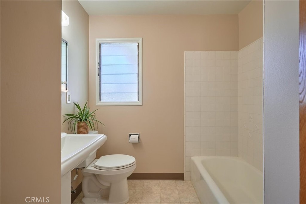 243 E Harrison Avenue