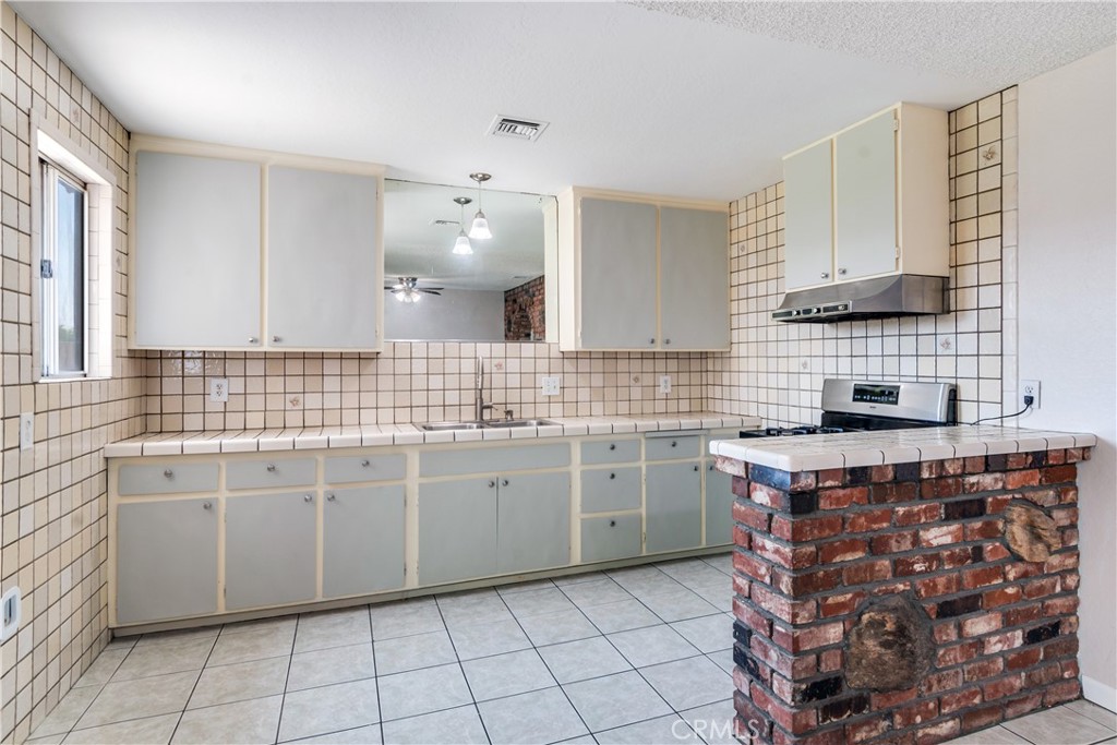 12005 Stafford Street