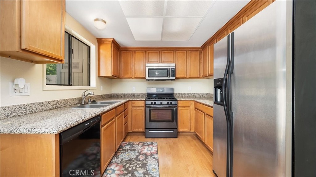 1965 Coulston Street 42