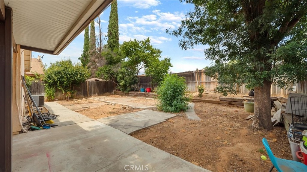 25372 Las Palomas Drive