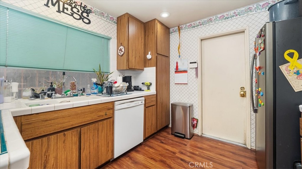 25372 Las Palomas Drive