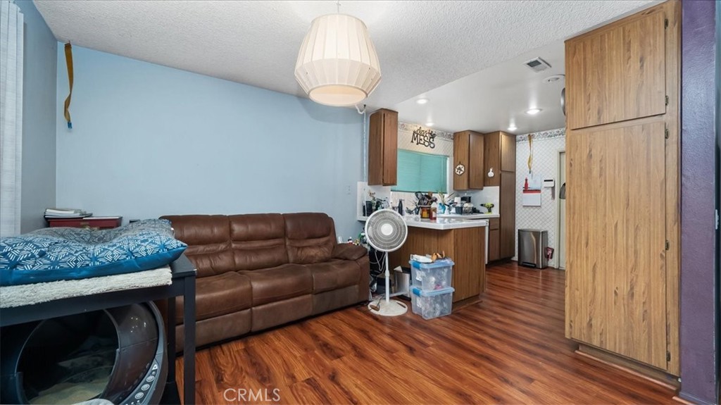 25372 Las Palomas Drive