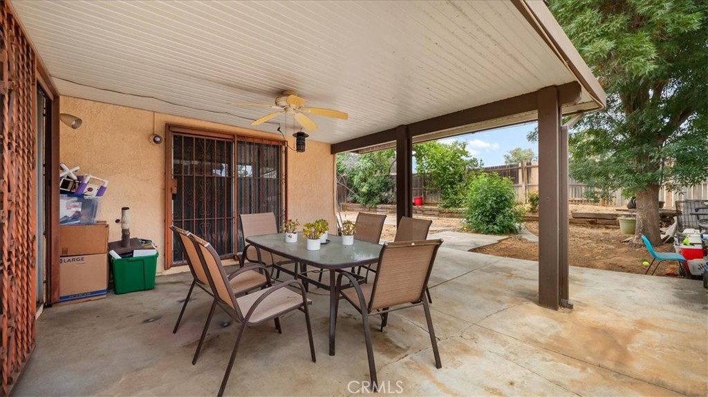 25372 Las Palomas Drive