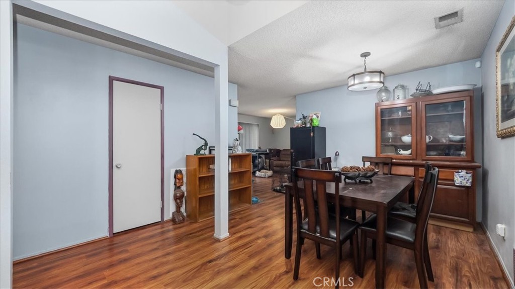 25372 Las Palomas Drive