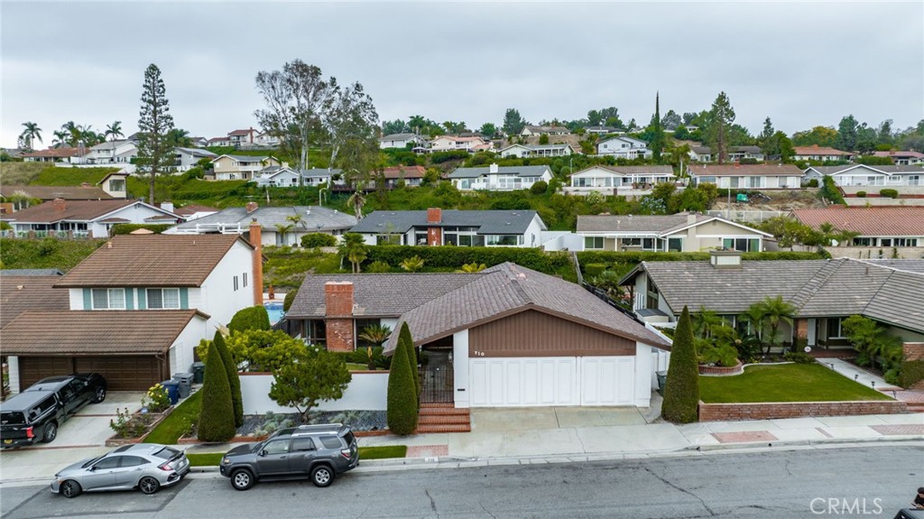 710 W Wedgewood Lane