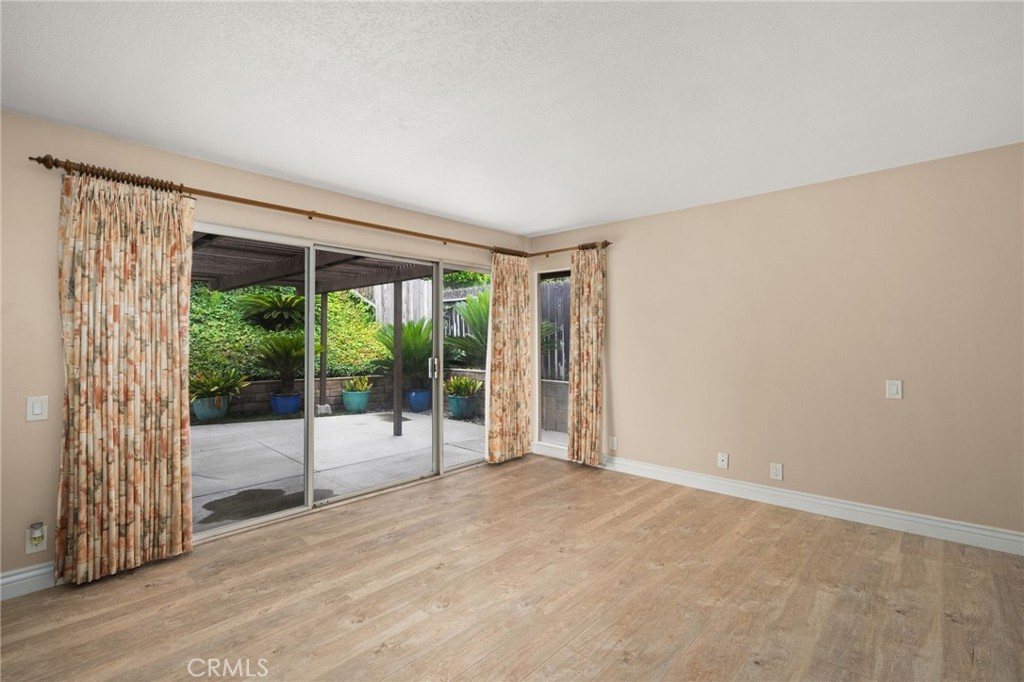 710 W Wedgewood Lane