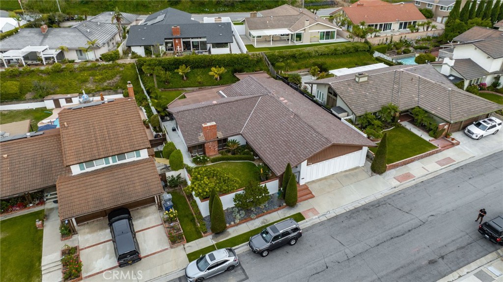 710 W Wedgewood Lane