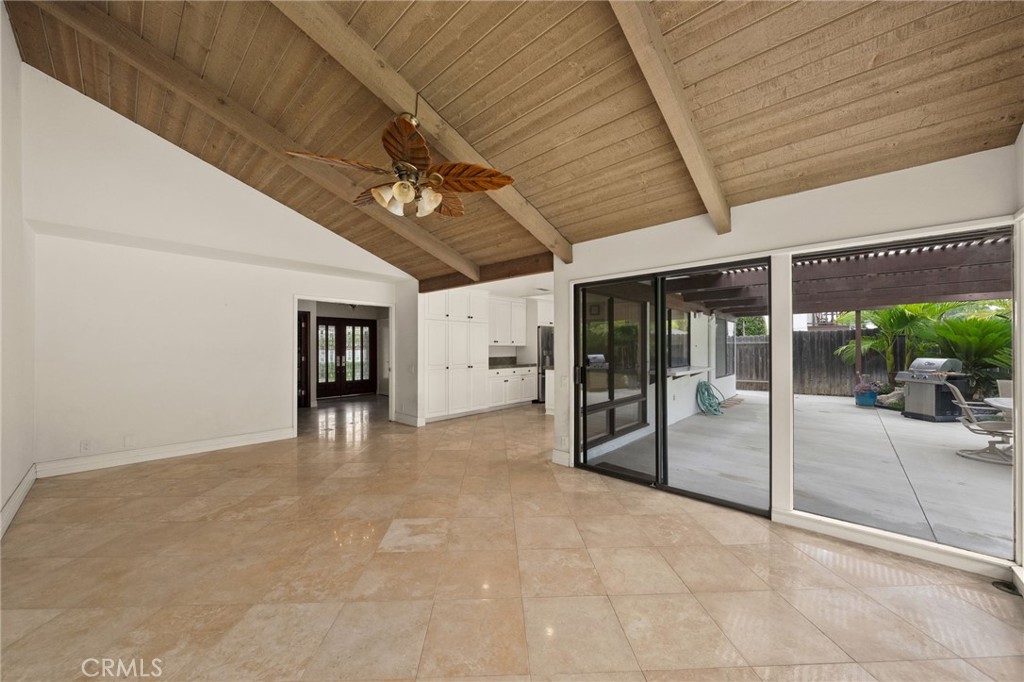 710 W Wedgewood Lane