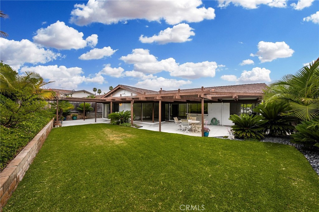 710 W Wedgewood Lane