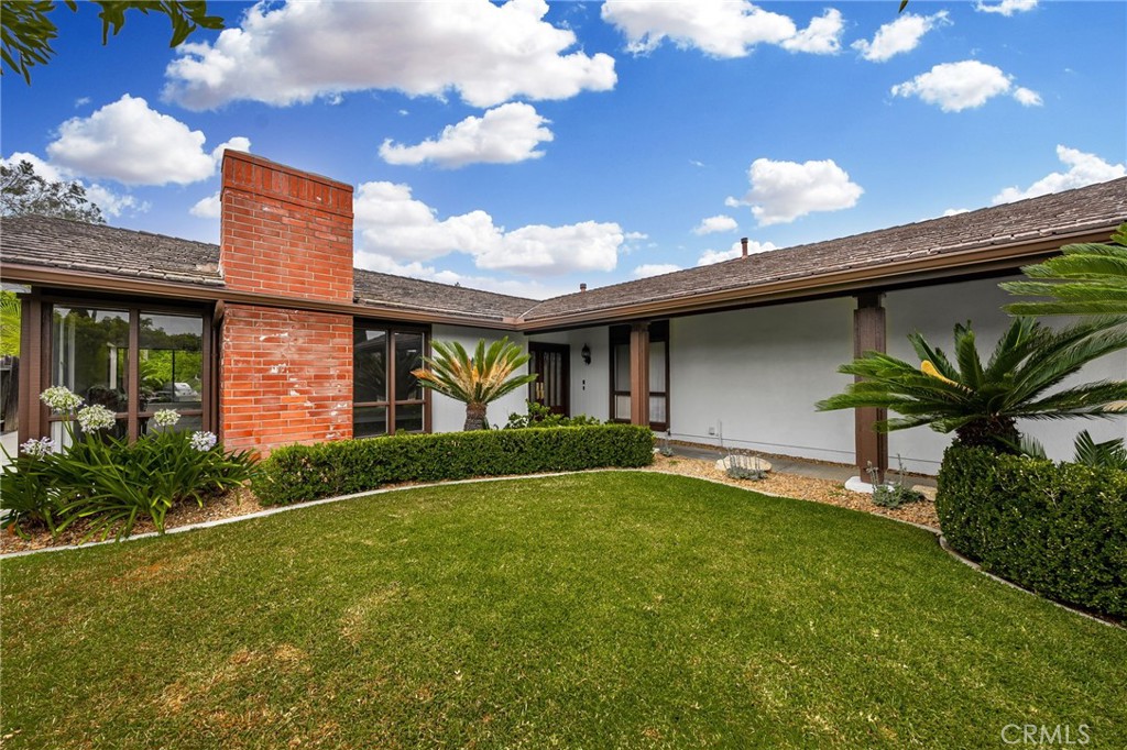 710 W Wedgewood Lane