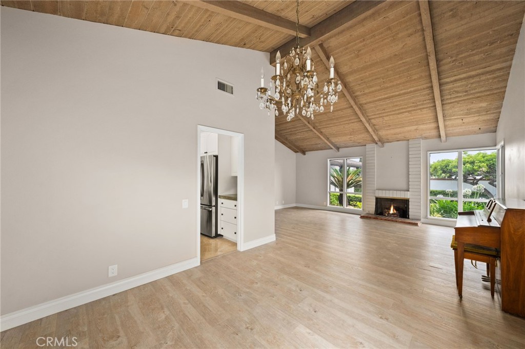 710 W Wedgewood Lane