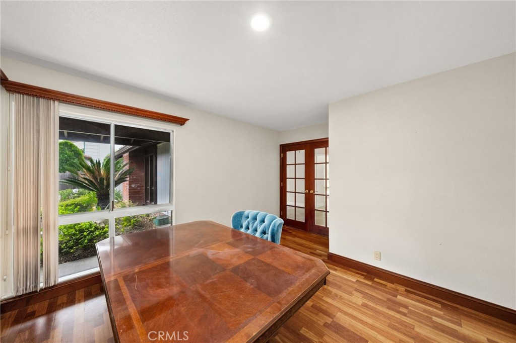 710 W Wedgewood Lane