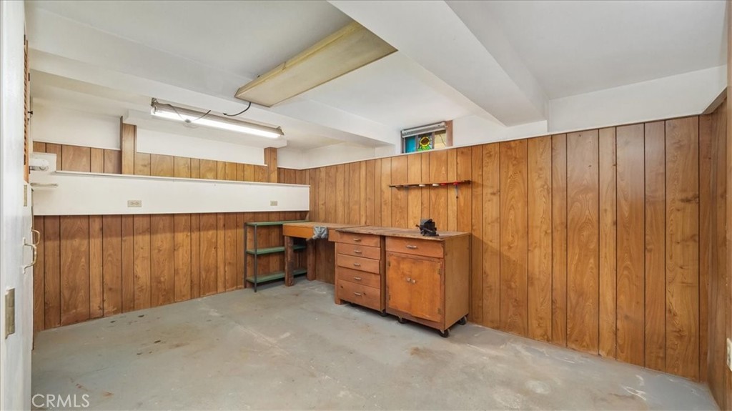 215 N Mountain Trail