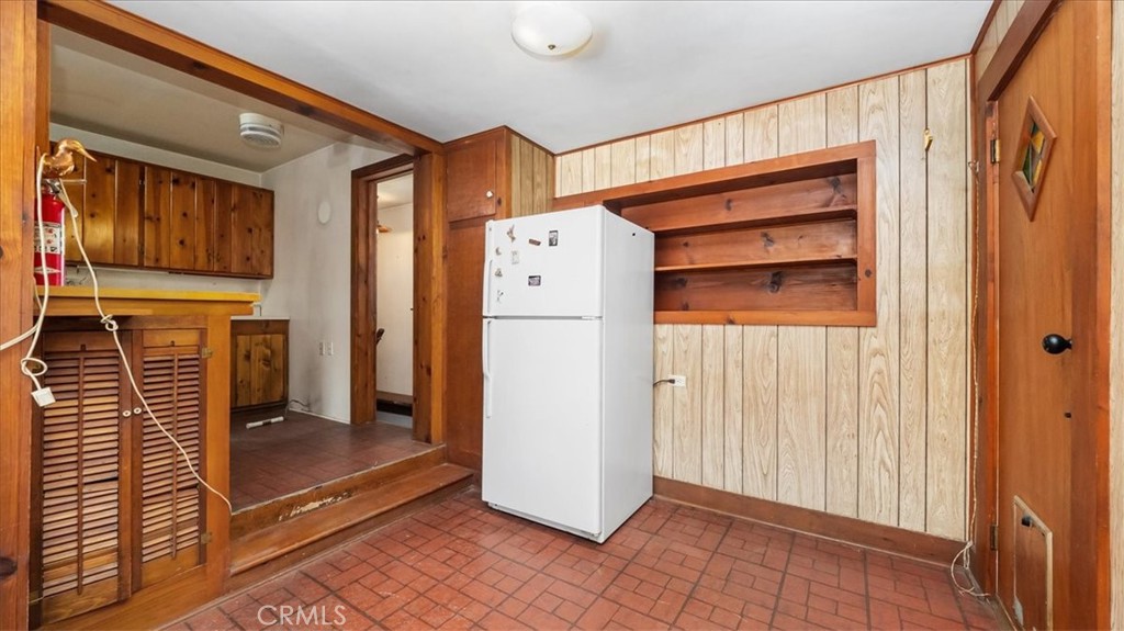 215 N Mountain Trail