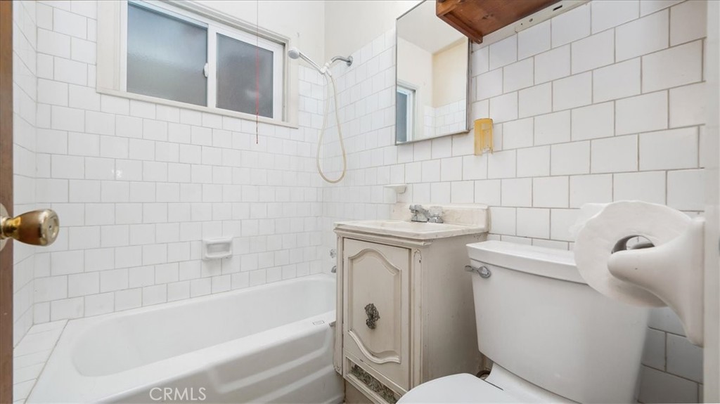 215 N Mountain Trail