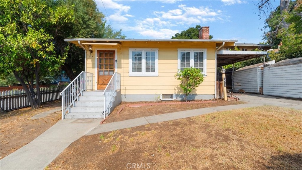 215 N Mountain Trail