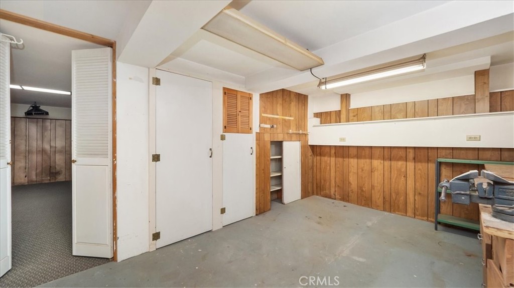 215 N Mountain Trail