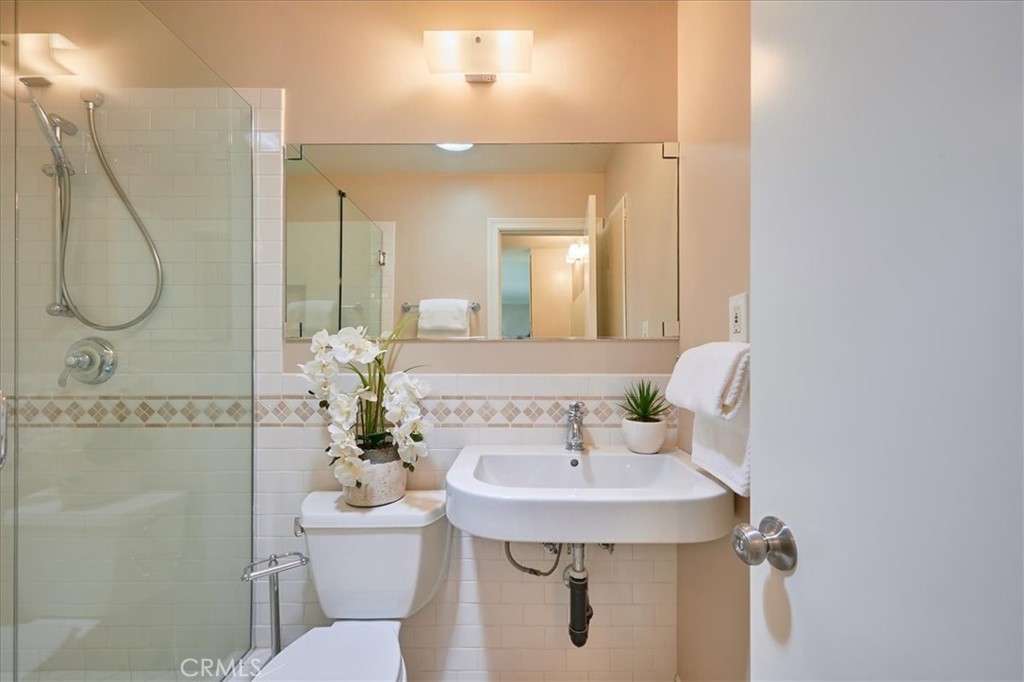 1185 Valley View Avenue