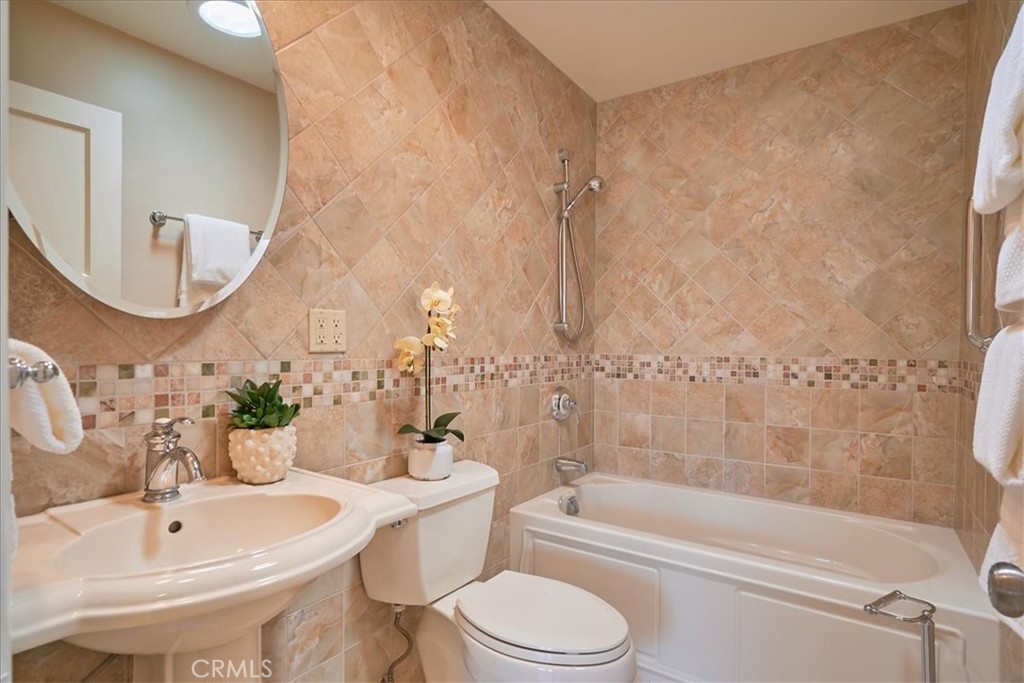 1185 Valley View Avenue