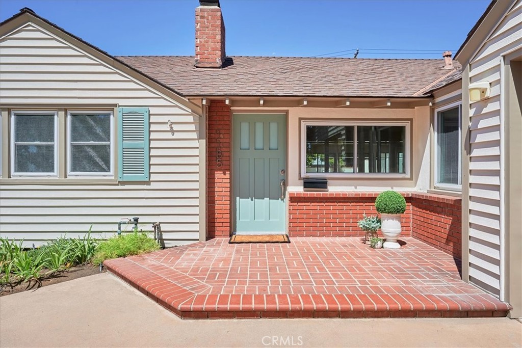 1185 Valley View Avenue