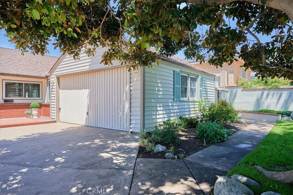 1185 Valley View Avenue