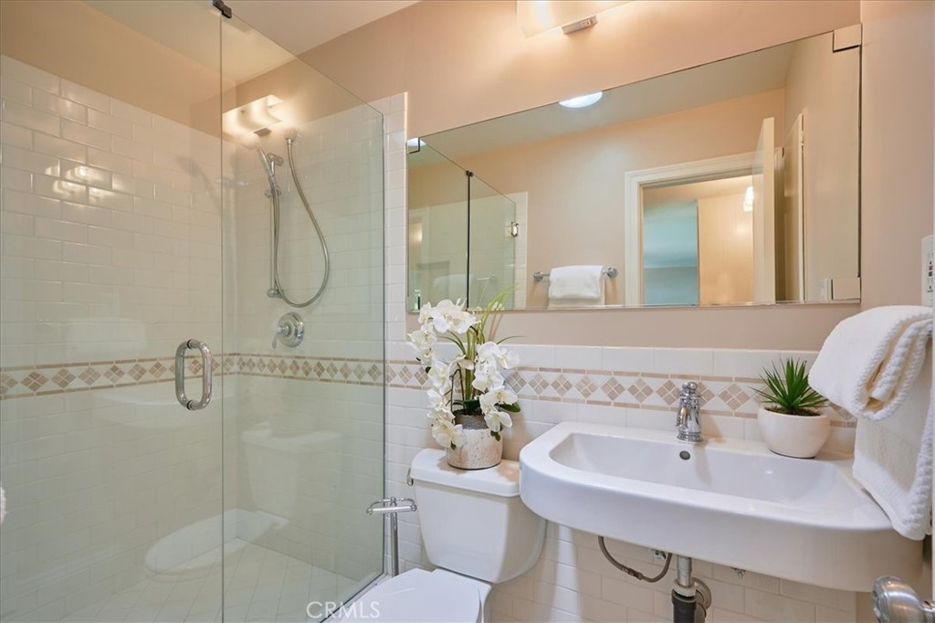 1185 Valley View Avenue