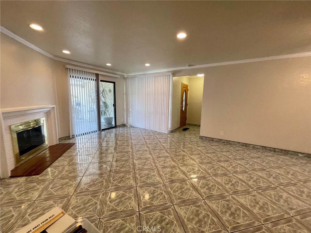 861 Helmsdale Avenue