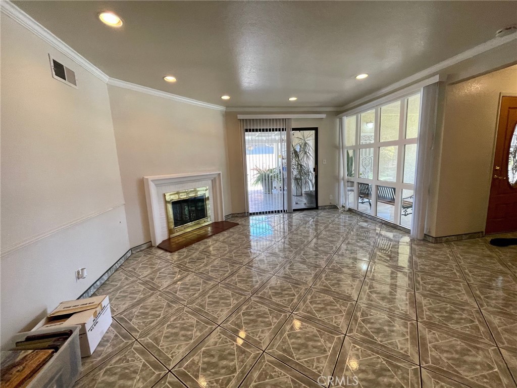 861 Helmsdale Avenue