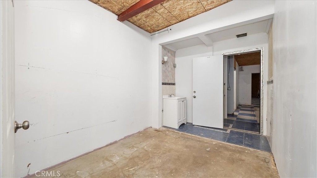 7307 Whittier Avenue