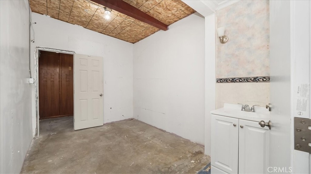 7307 Whittier Avenue