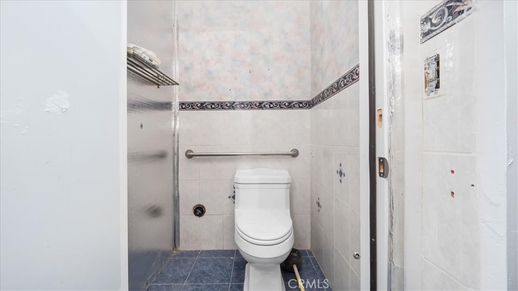 7307 Whittier Avenue