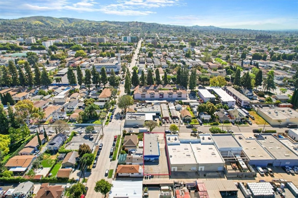 7307 Whittier Avenue