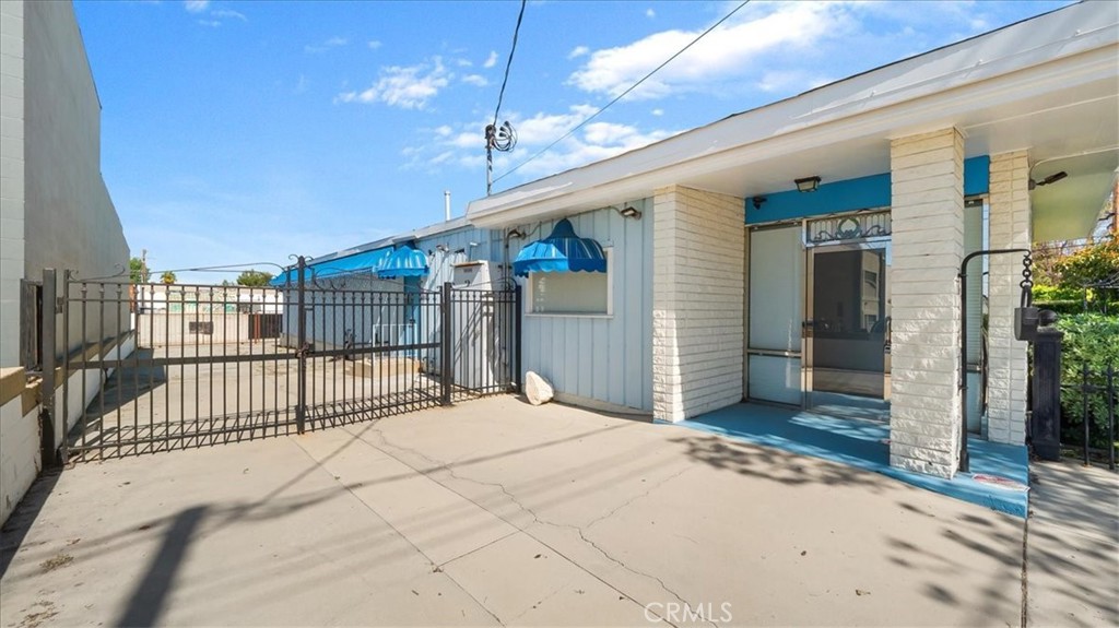 7307 Whittier Avenue