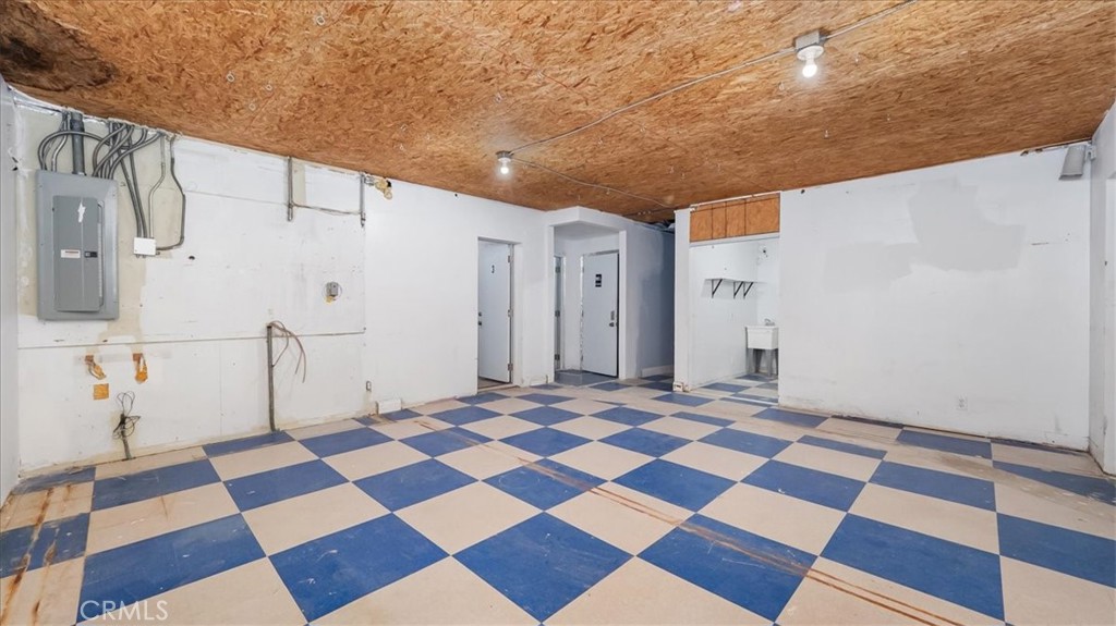 7307 Whittier Avenue