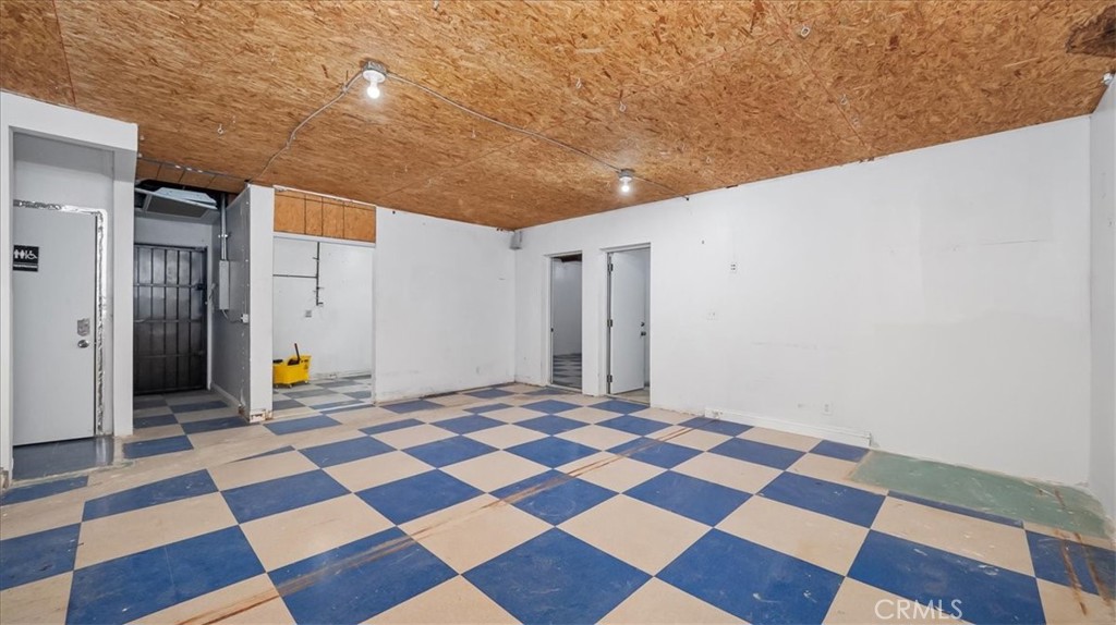 7307 Whittier Avenue