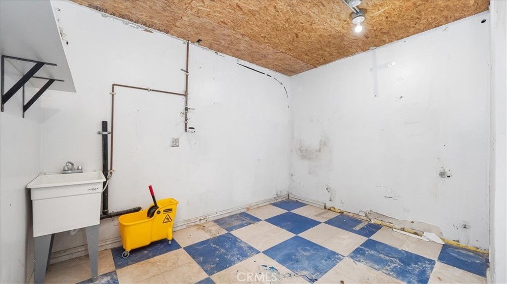 7307 Whittier Avenue