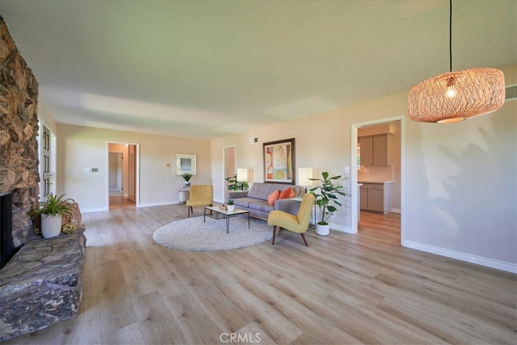 1395 N Shelley Avenue