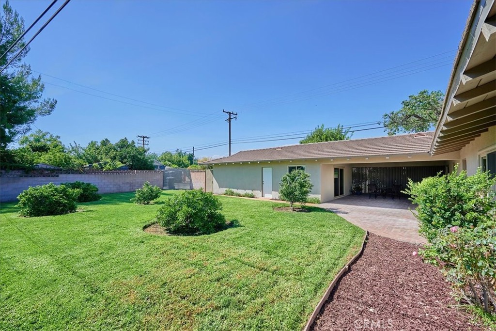 1395 N Shelley Avenue