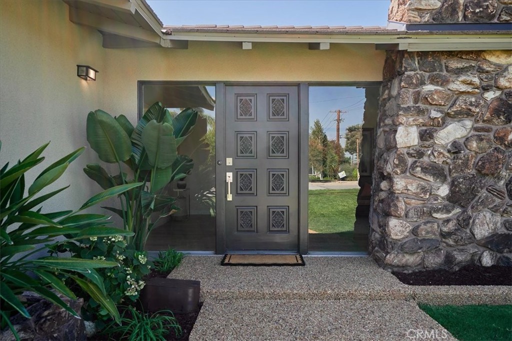 1395 N Shelley Avenue